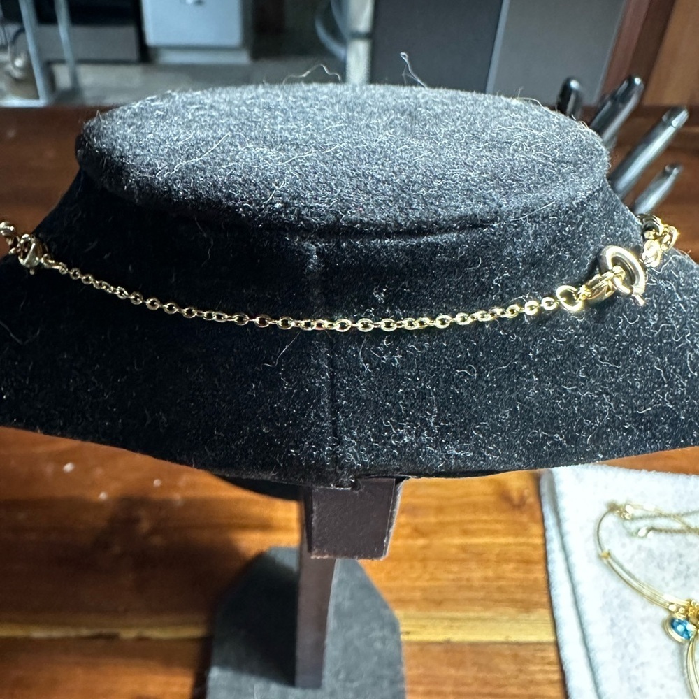 Dior Luxurious Gold Chain Necklace - Picture 4 of 5